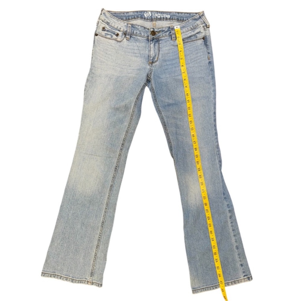 Bullhead Low Rise Bootcut Laguna Jeans - Picture 13 of 15